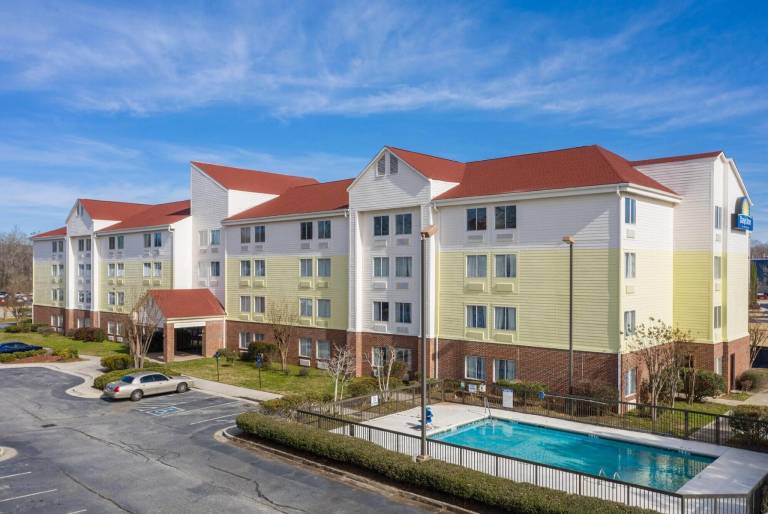 Days Inn by Wyndham Macon I-75 North — photo 2