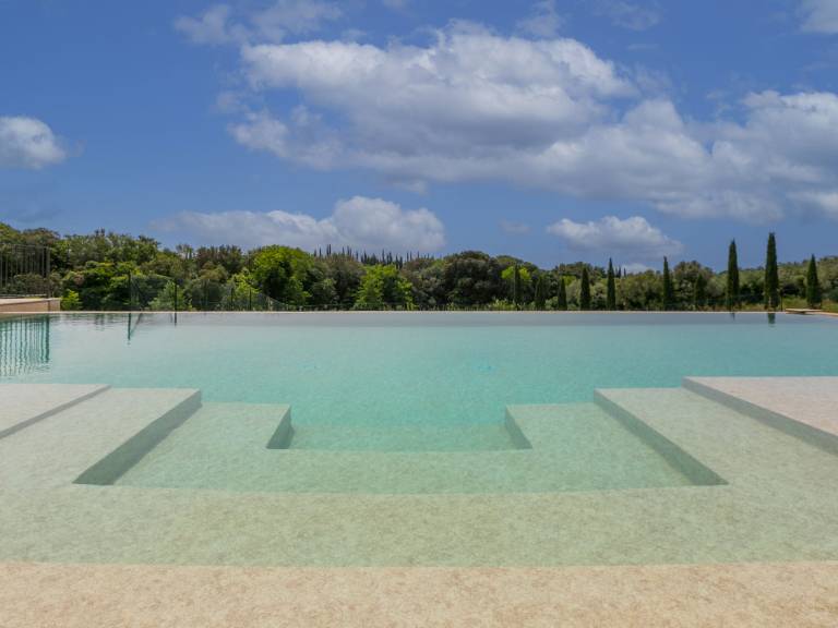 Fully equipped apartment with pool, garden & patio | Sea view | Pet-friendly — photo 3