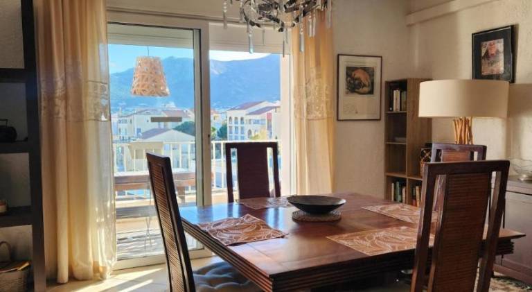 Fully equipped holiday apartment with terrace | Close to the beach | Dogs allowed in Calvi