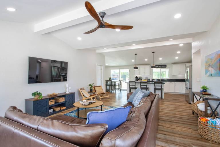 Family-oriented house with terrace, hot tub & barbeque | Mountain view | Good for workation | Pet-friendly — photo 3