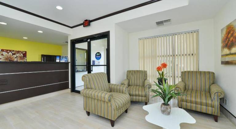 Super 8 By Wyndham Petersburg — photo 3