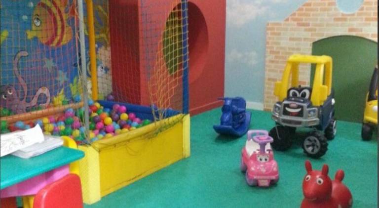 Apartment with pool — photo 4