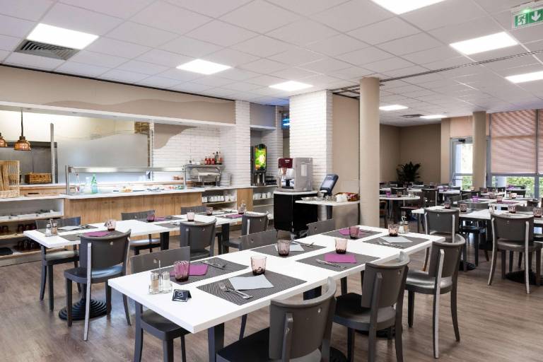 Comfort Hotel Aeroport Lyon St Exupery — photo 5