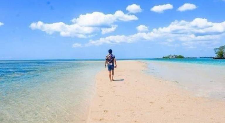 Little Boracay Kuya Waw Floating Cottage — photo 3