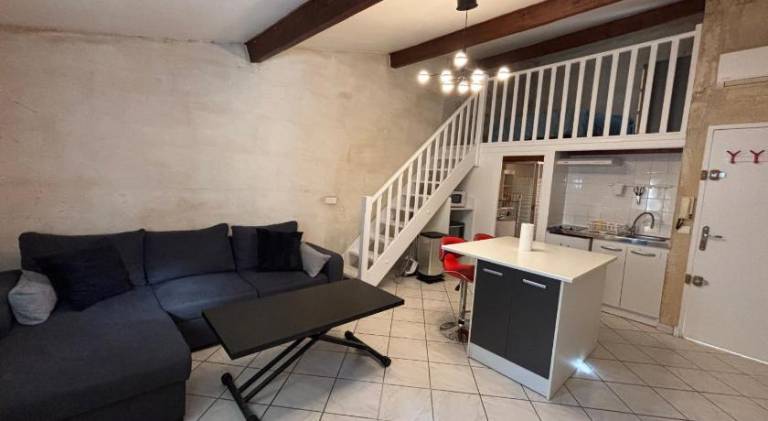 Rental apartment with 1 room for 4 persons in Tarascon