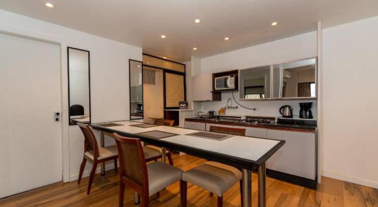 Metropolitan Flats — photo 3