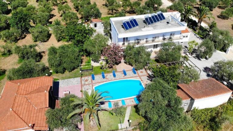 Accommodation  Limenaria