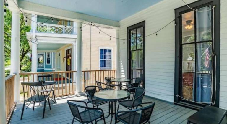 Apartment with 2 rooms for 6 persons in Mobile, AL
