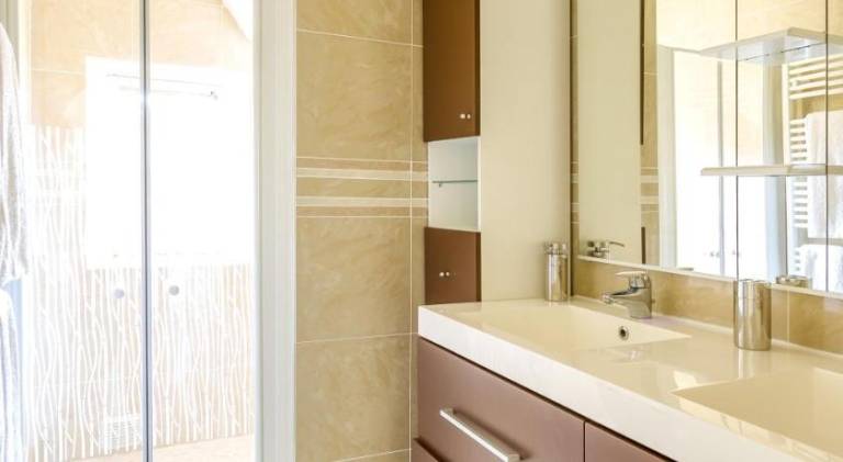 Fully equipped pleasant villa with patio, yard & barbeque | Beach nearby | Dogs allowed — photo 2