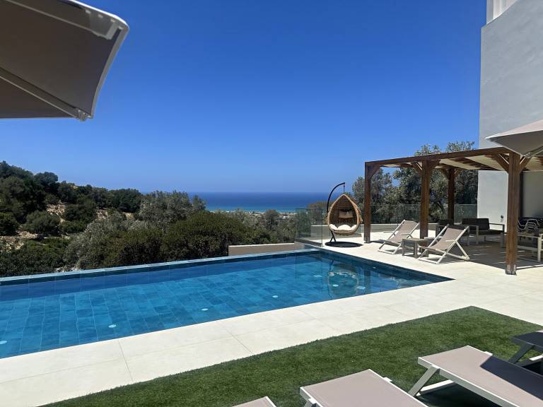 Fully equipped lovely villa with BBQ, yard & private pool | Dogs allowed — photo 2