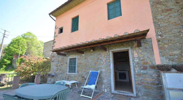 Pleasant vacation home with pool | Pets are welcome in Vinci
