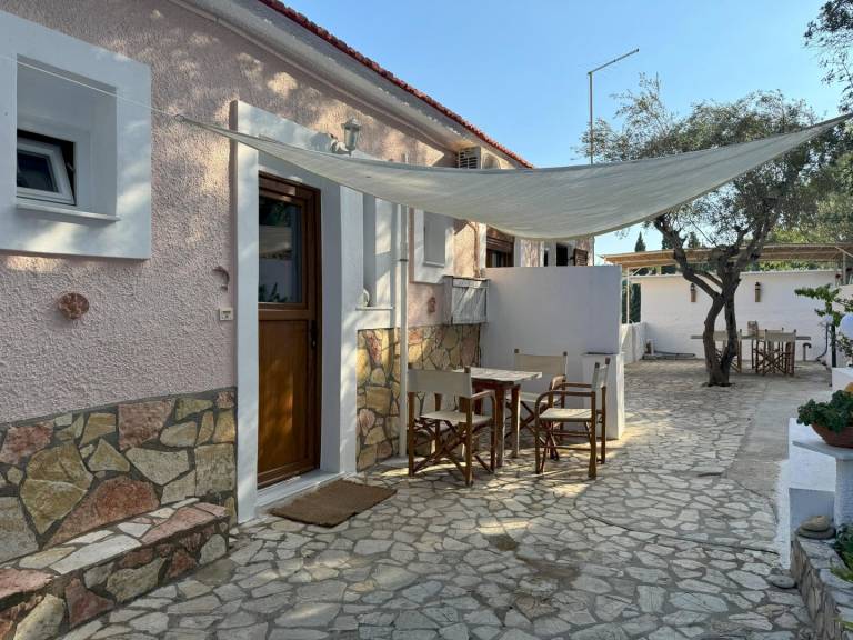 Holiday apartment above the beautiful Peroulia beach, wifi Messenia, Peloponnese — photo 3