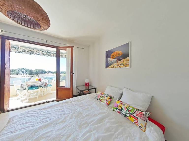 Apartment with barbeque & pool — photo 5