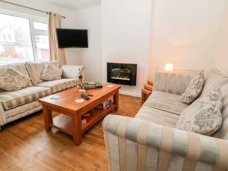 Children-friendly cottage with yard | Beach view | Dogs allowed — photo 2