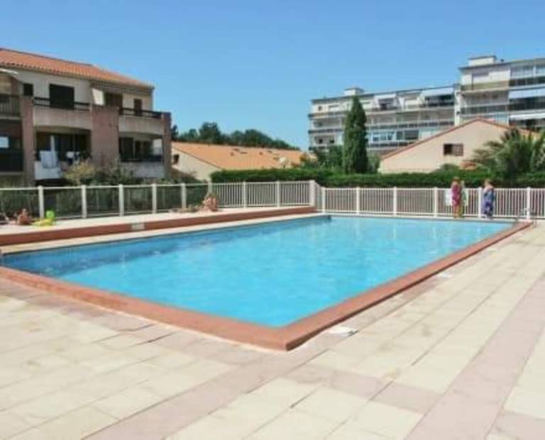 Children-friendly holiday apartment with grill, pool & patio | Next to the beach | Pet-friendly in Collioure
