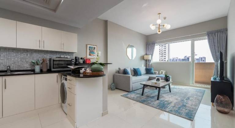 Spacious holiday apartment with pool & yard | Dogs allowed in Abu Dhabi