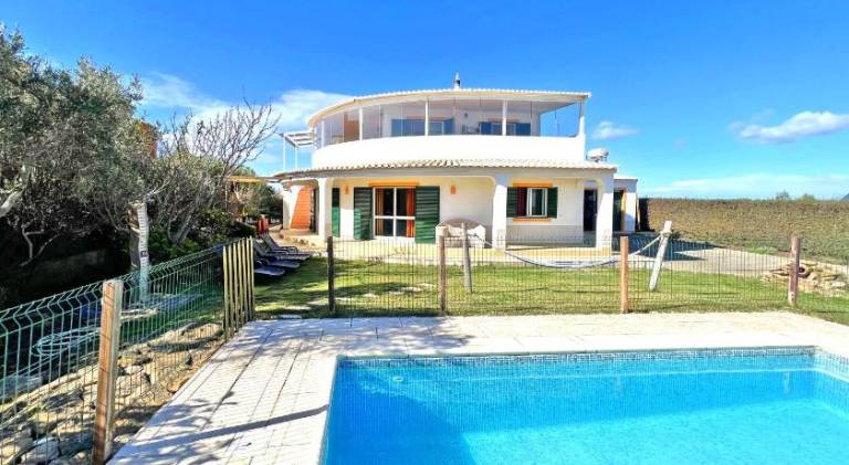 Villa with pool & patio in Lagos