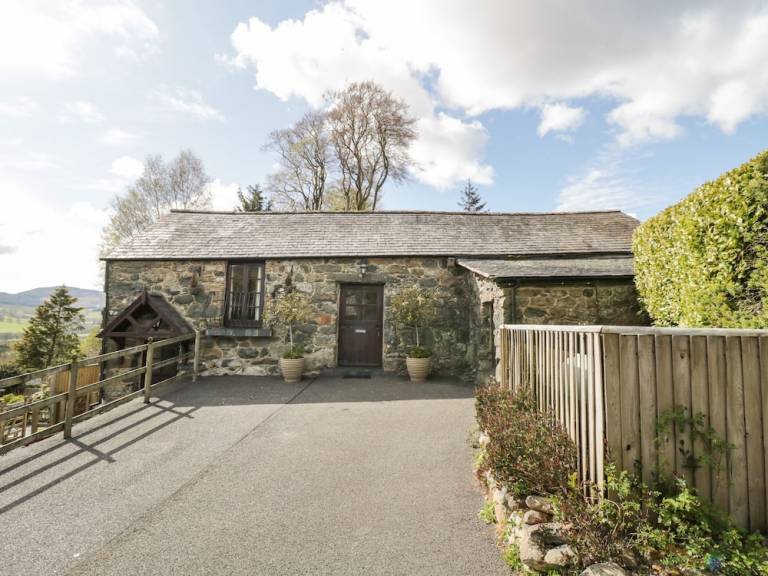Cottage  Bala