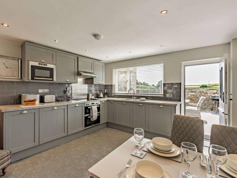 Fully equipped cottage with barbecue & garden | Pets allowed — photo 2