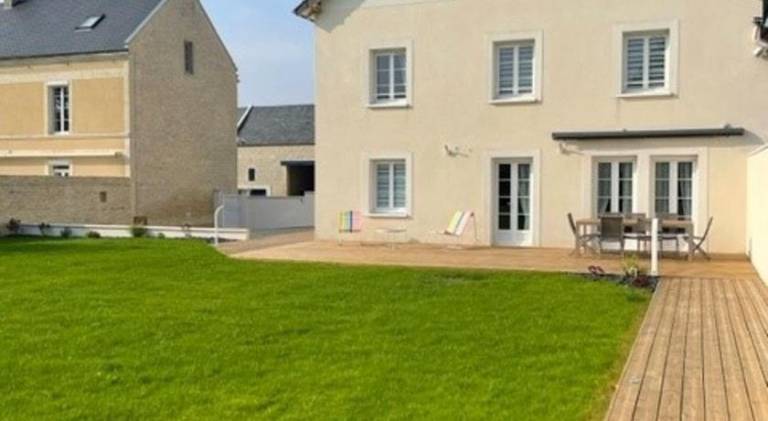 Vacation home with 4 rooms for 8 persons in Caen