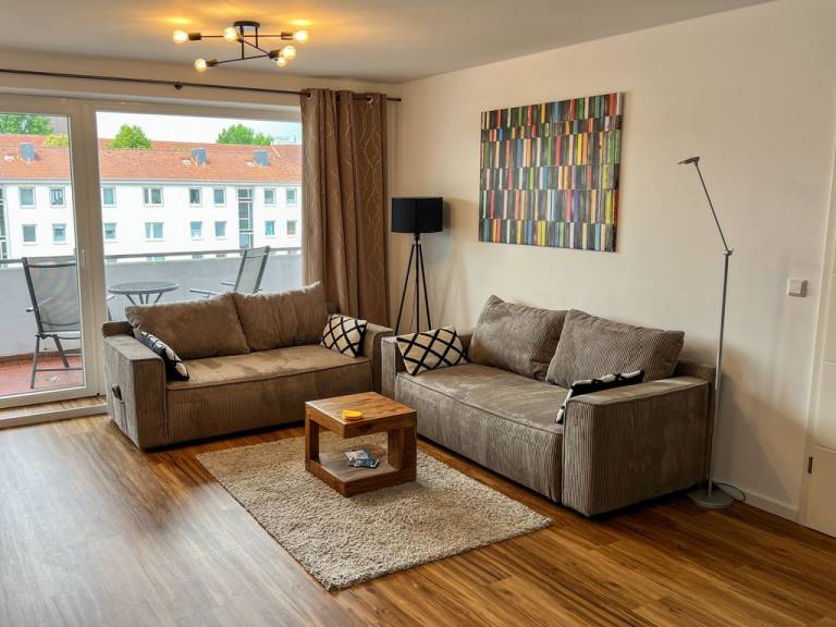 200 Fewo Apartment mit Carport Aufzug und Balkon