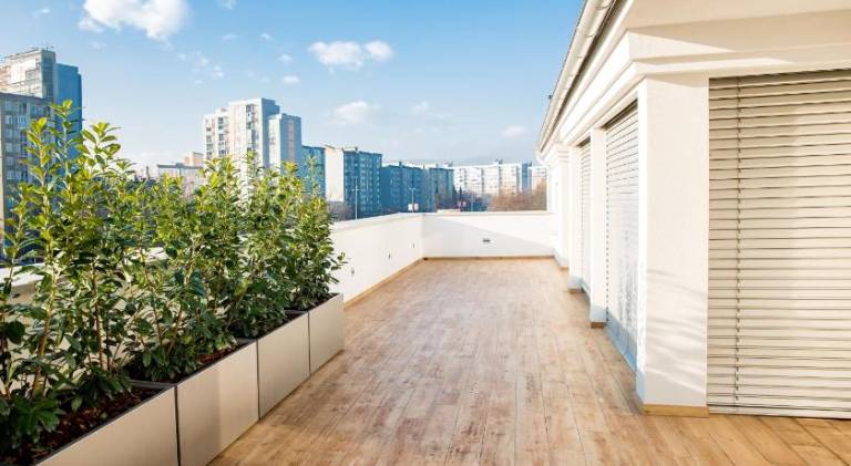 Holiday apartment with patio — photo 4