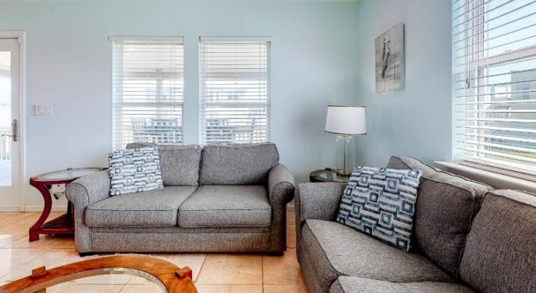 Fully equipped house with BBQ, terrace & pool | Close to the beach | Perfect for remote work | Pets are welcome — photo 2