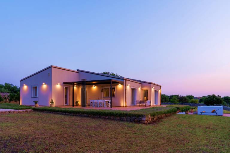 Family-oriented villa with garden & jacuzzi | Garden view | Pets are welcome — photo 2