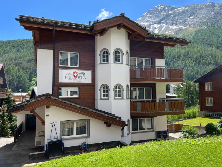 Ferienwohnung mit Hund in Saas-Fee für max. 2 Personen Ferienwohnung mit Hund in Saas-Fee für max. 2 Personen