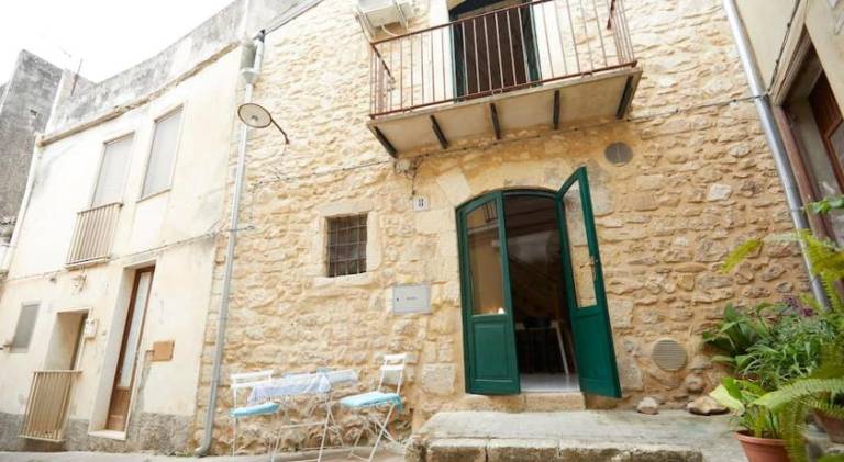 Beautiful apartment | Near Duomo of San Giorgio | Pets are welcome — photo 5