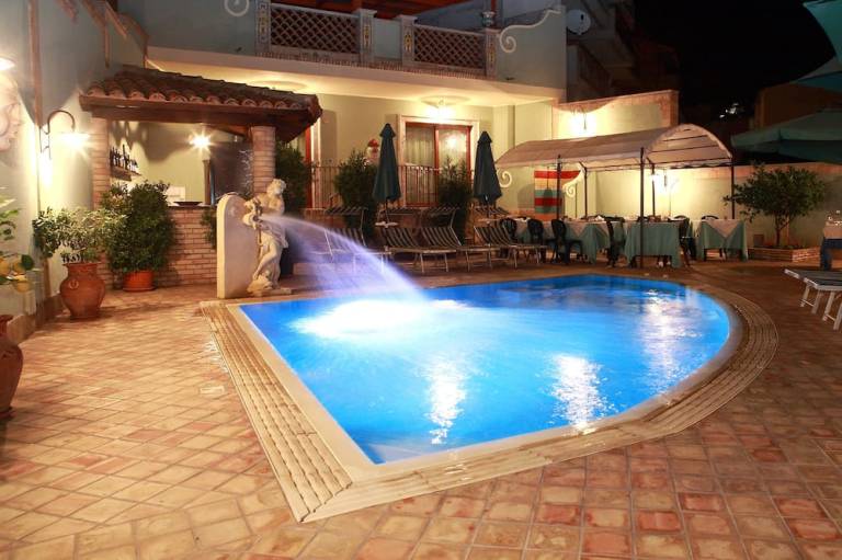 Bed & Breakfast  Giardini Naxos
