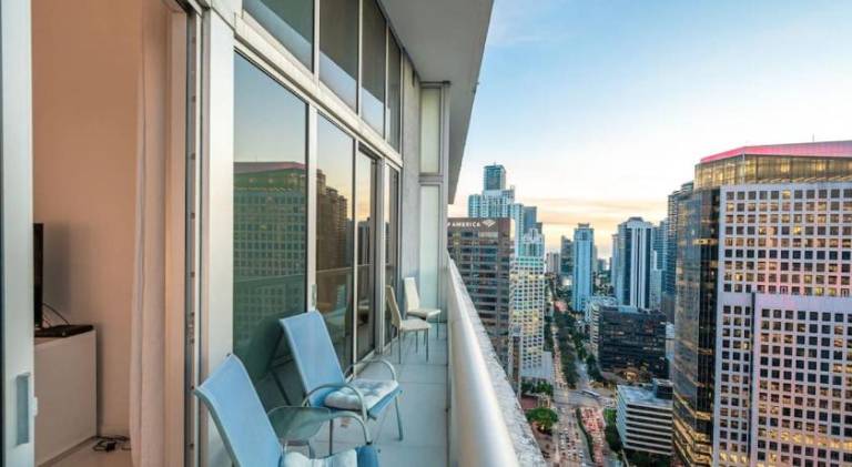Holiday apartment with pool & jacuzzi | Close to Bayfront Park — photo 5
