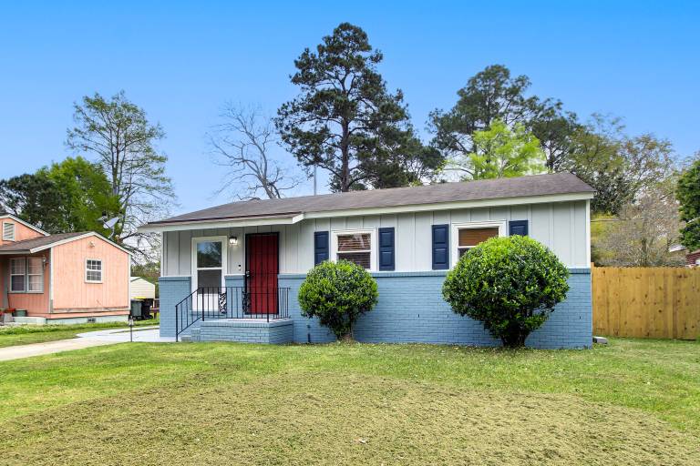 Inviting Savannah Home w/ Yard: 3 Mi to Downtown! — photo 2