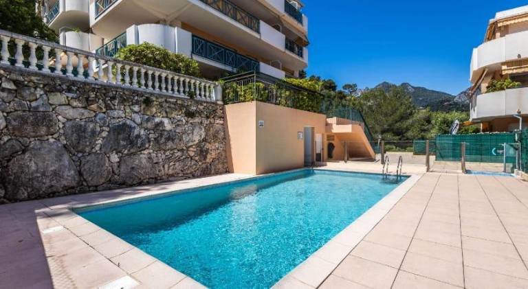 Apartment with pool & patio | Suitable for remote work — photo 2