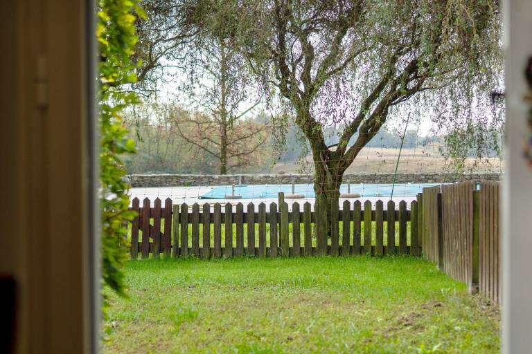 Fully equipped villa with fast internet, pool & grill | Garden view | Suitable for remote work | Pets are welcome — photo 2