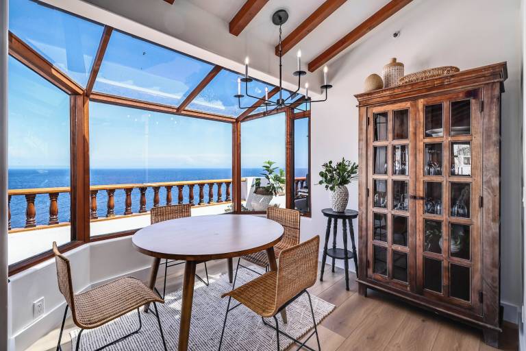 Condo Avalon