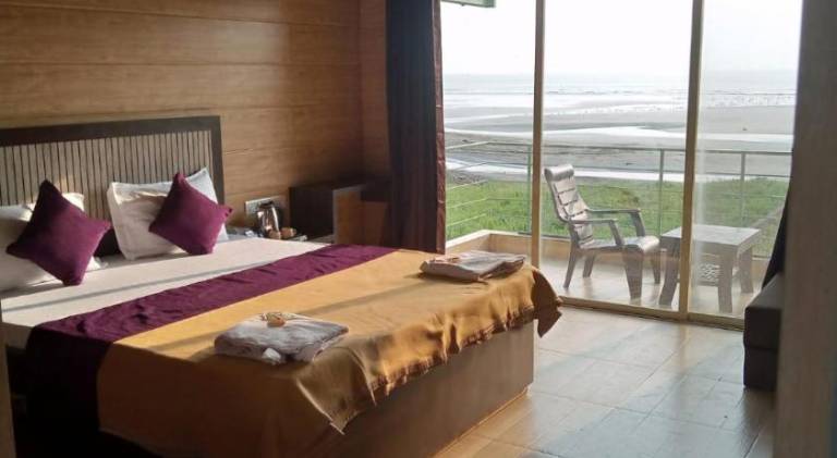 Whistling Waves Beach Resort — photo 2