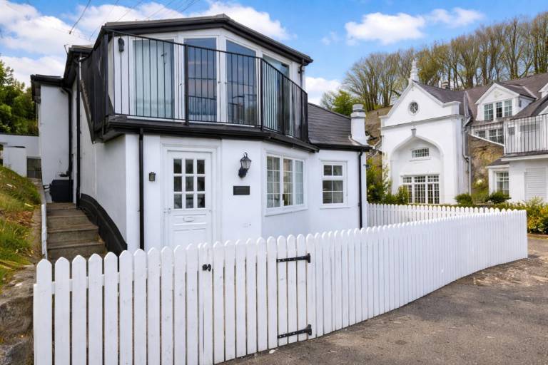 Child-friendly wonderful cottage with fast internet | Water view | Pets are welcome in Tenby