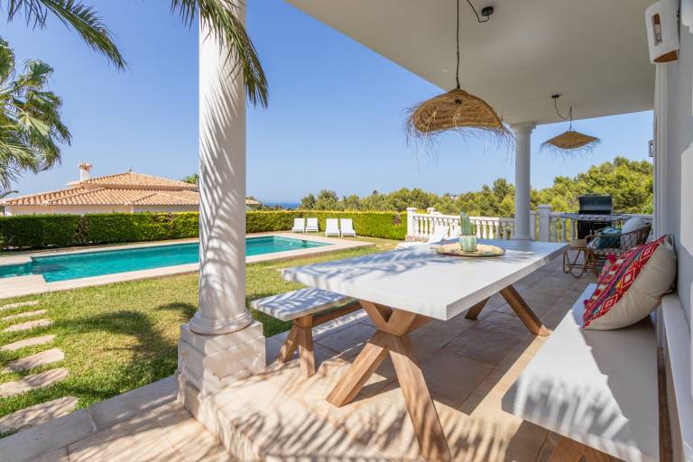 Fully equipped spacious villa with yard, patio & private pool | Mountain view | Pet-friendly — photo 4