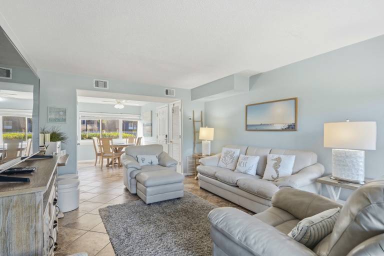 209B - 1BR/1 Bath at Seaspray Condos on Okaloosa Island, Fort Walton Beach, Fl — photo 3