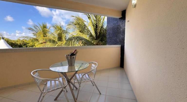Serviced apartment with terrace, pool & garden — photo 5