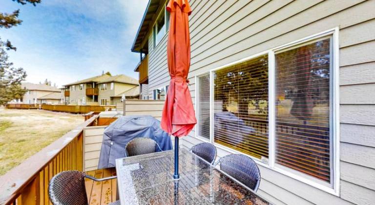 House with hot tub | Pet-friendly — photo 5