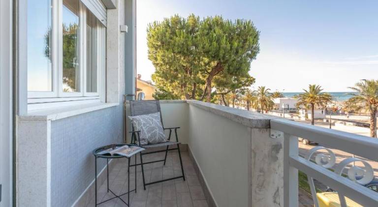 Holiday apartment with patio | Next to the beach | Pet-friendly — photo 4