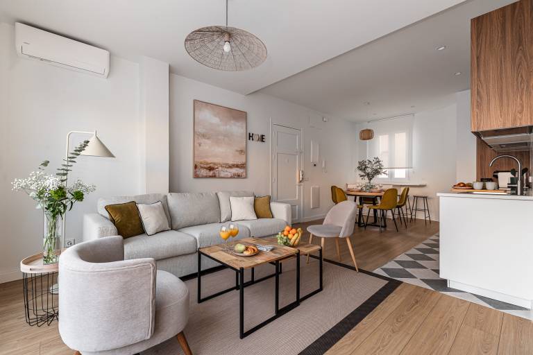 Fully equipped charming apartment with patio | Pets allowed — photo 3