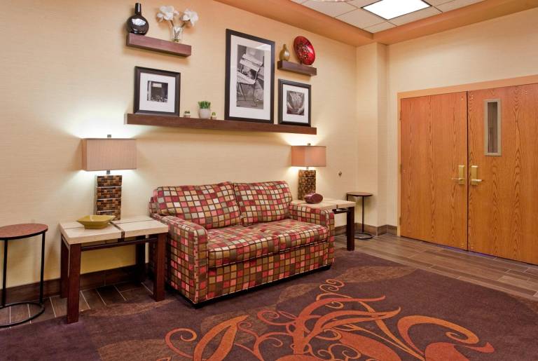 Hampton Inn at Tin Lizzie Gaming Resort — photo 2