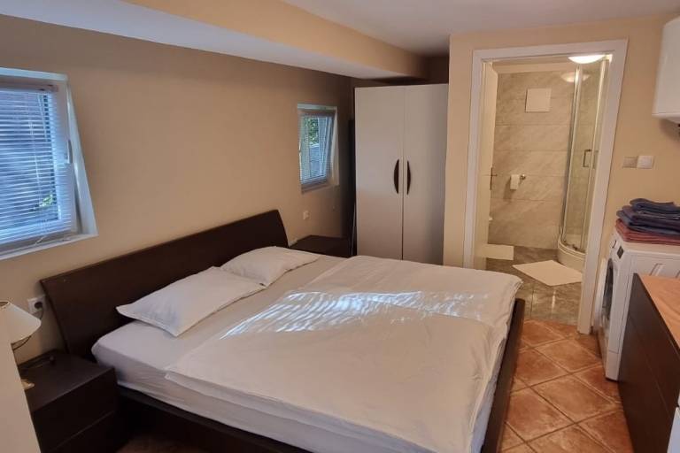 Fully equipped charming studio with terrace | Pets are welcome — photo 4