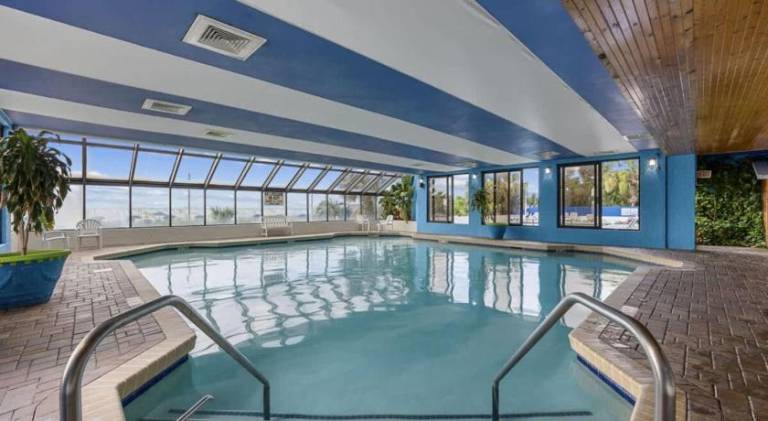 Vacation home with pool | Next to the beach | Pets allowed — photo 3