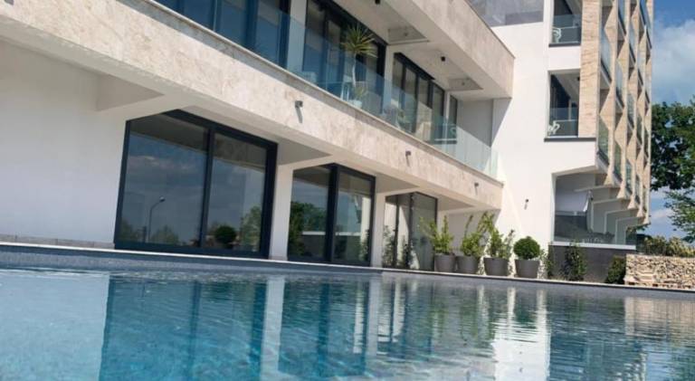 Apartment with pool in Veszprem