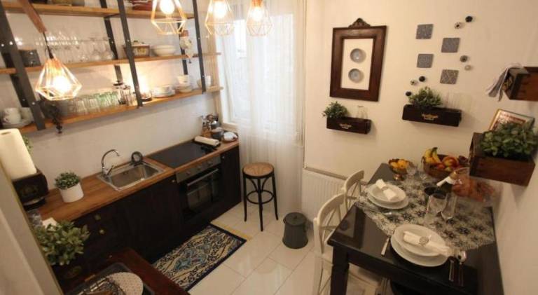 Exclusive Antique apartment next to the fashion street — photo 2