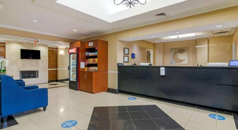 Comfort Suites Savannah North — photo 3